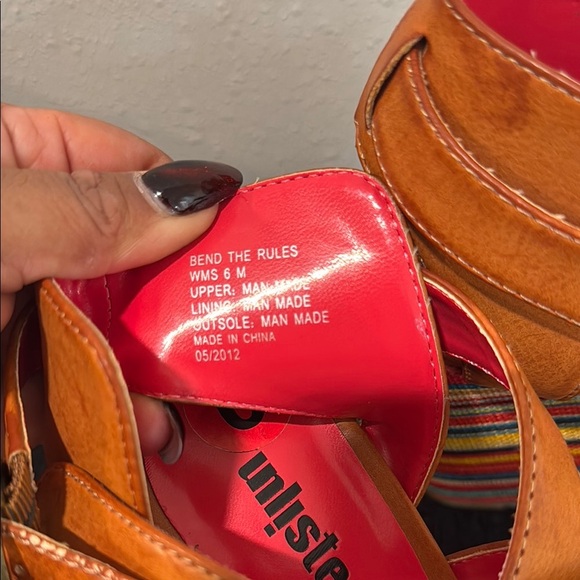 Unlisted Orange Wedges with Satin Knot Design - Picture 4 of 7